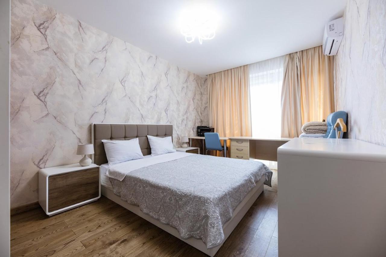 Квартира У Будинку З Власним Бомбосховищем Біля Жд Вокзалу 50 М2 Apartment Kyiv Exterior photo